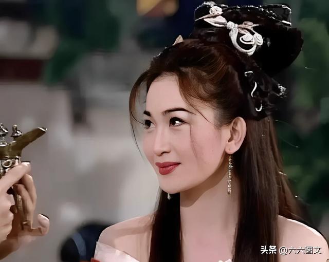 温碧霞∶年轻漂亮VS成熟韵味，当年我们追过的“妖精”女神