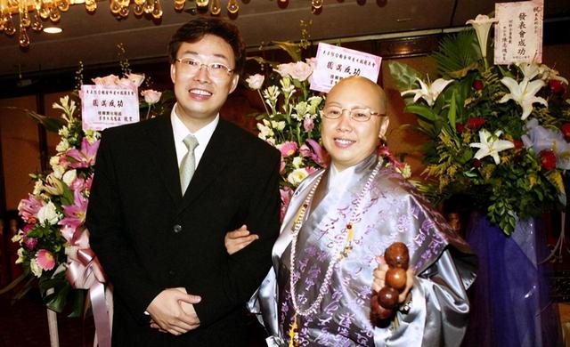 费玉清姐姐35岁当尼姑，70岁欠下四千万高利贷，俩弟弟也吃不消了