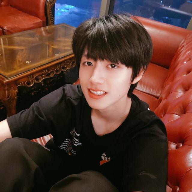 朱志鑫高清美图走过路过不要错过