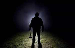 十三亲(6岁儿子被邻居13岁男孩欺负得“呜呜”直哭，他抡起斧头……)