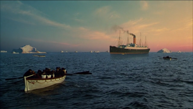 电影《泰坦尼克号》最浪漫的吻戏,小李子吻得真是太投入了