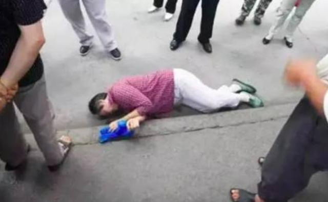 16年前,“彭宇”案轰动全国,被撞老人直至离世前都被当作碰瓷
