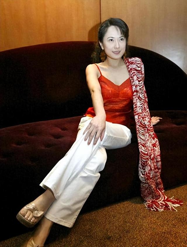 台湾艺人刘伊心:靠着“作”出圈,却把握热度达到自己人生目标