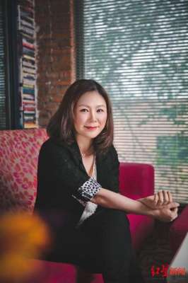 唐晓白(这个剧组“房车路演”超一万公里川籍导演唐晓白：风雨无阻)