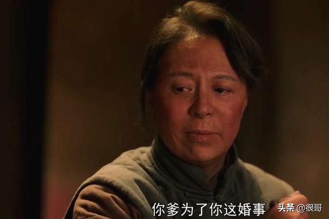 她是国家一级演员,泳装出镜第一人,如今在《希望的大地》打酱油