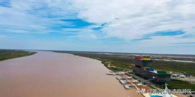 东营市青年钢琴家李约翰  为黄河入海献曲