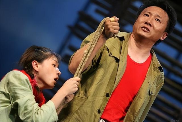 从话剧《荒原与人》的叙述方法中，体会戏曲传统叙事的改变