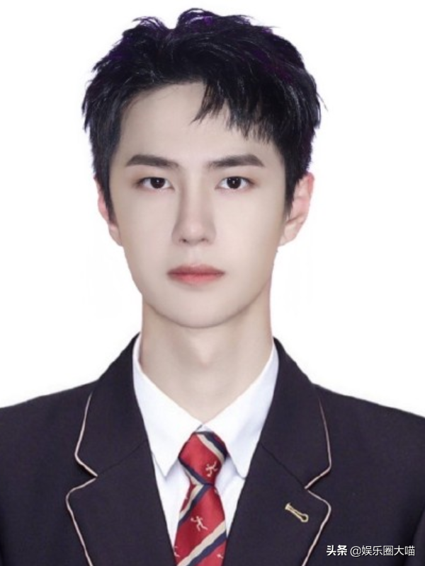 王俊凯证件照,刘昊然证件照,王源证件照,看见他:稳坐大佬宝座