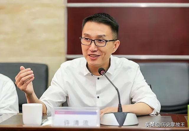 靠卖“女性用品”身家百亿的他，儿子娶豪门白富美，自己却吃泡面