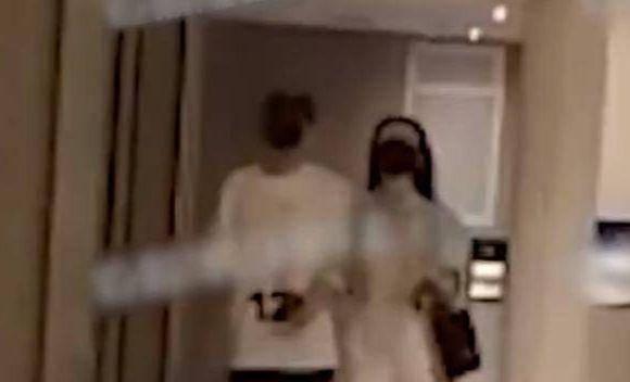 王鸥何九华疑恋情曝光，在停车场见面后共进酒店，坐等一个回应呀