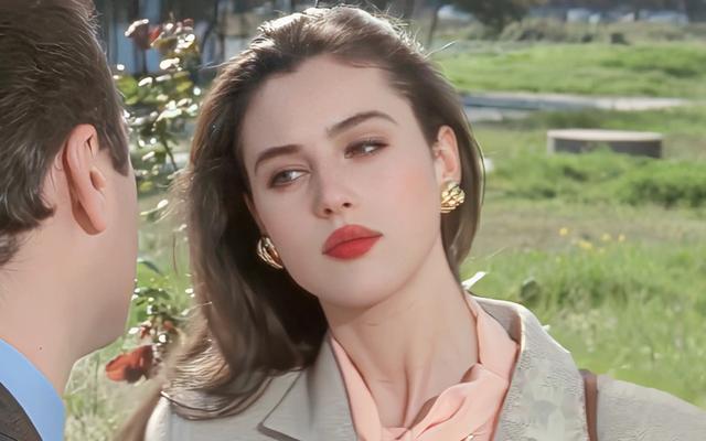 “地球球花”、“世界第一美女”的莫妮卡·贝鲁奇，谁能顶得住