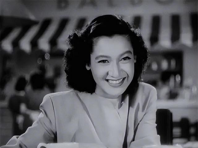 麦克阿瑟的太上皇生活是什么样?霸占日本第一女星,让天皇当儿子