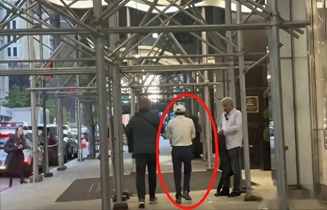 马云近况曝光，现身纽约未带保镖，身影落寞无人识现状让人唏嘘