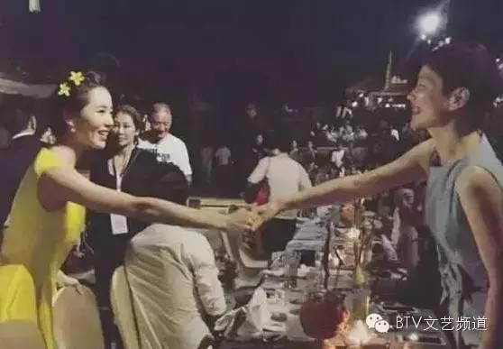 吴奇隆刘诗诗大婚，伴郎伴娘阵容豪华，小虎队合体！