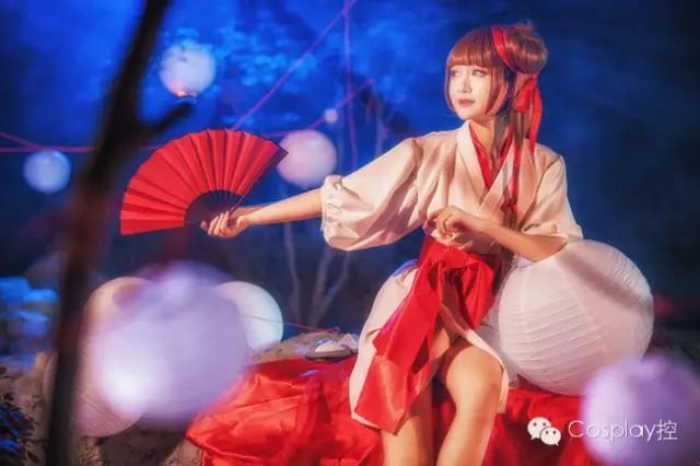 超还原的《吸血姬美夕》，造型美，背景棒，美夕仙如画！