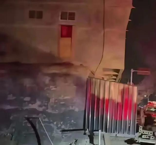 突发！河南澡堂坍塌生死瞬间，有人接电话逃过一劫，详情披露