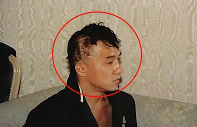 成龙：从跑龙套到国际功夫巨星，他的成功，到底付出了多大的代价