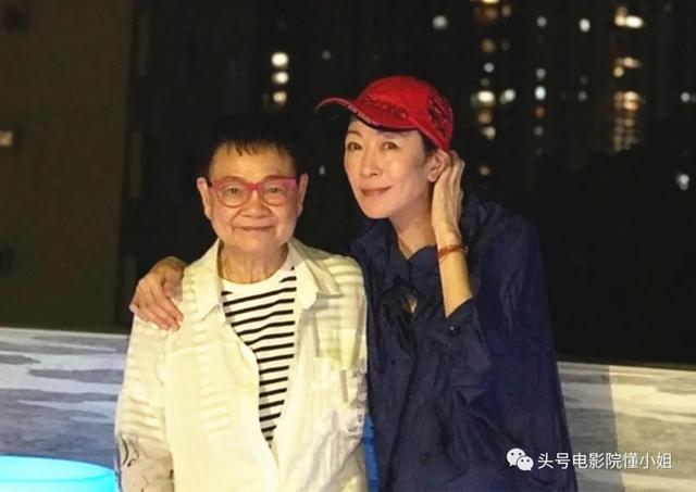 52岁仍单身，香港短发女神近照曝光！曾是古天乐郭富城身边女主角