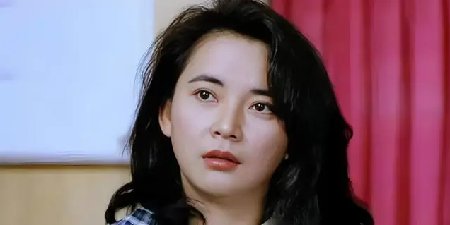 “霸王花”胡慧中:黑帮老大为她金盆洗手,现任老公入狱不离不弃