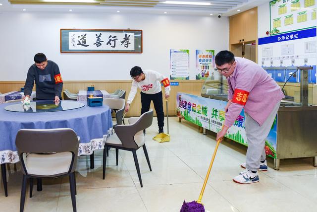 以爱之名，大同13名志愿者走进嘉恩颐居社区居家养老综合服务中心