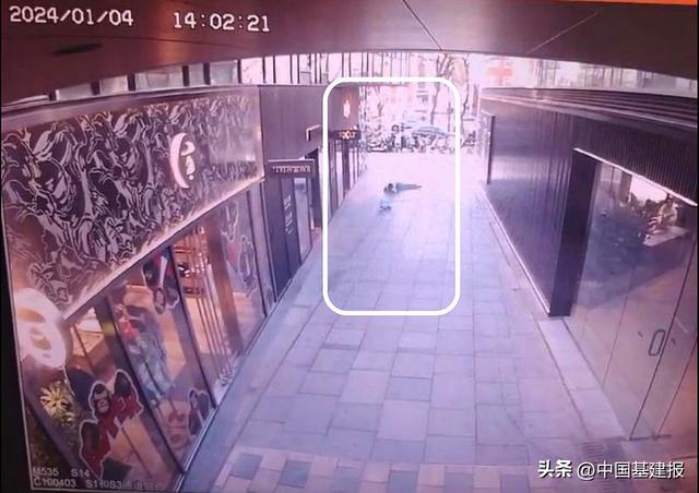 北京尼康三里屯店室内装修工程1·4高坠事故查明，致1名工人死亡