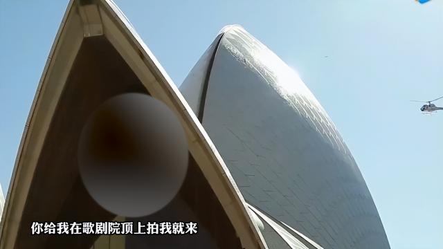 成龙：从跑龙套到国际功夫巨星，他的成功，到底付出了多大的代价