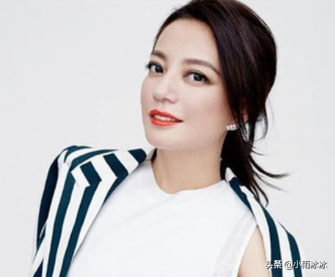 上房揭瓦小燕子爱憎分明的陆依萍京城才女姚木兰,重温赵薇经典剧