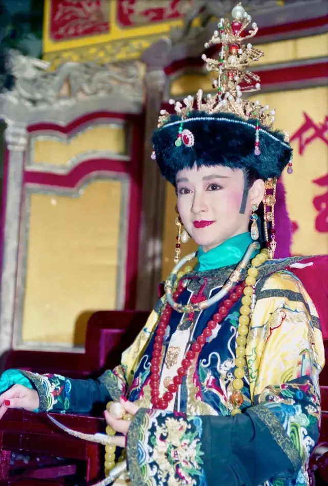 娃娃姐(只有一段婚姻却受情伤痛苦到自杀，“大玉儿”潘迎紫至今仍是单身)