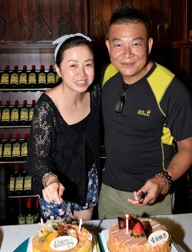 她是港姐季军年轻时超美艳，嫁圈内好男人女儿漂亮，男方坚拒诱惑