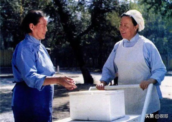 她是国家一级演员,泳装出镜第一人,如今在《希望的大地》打酱油