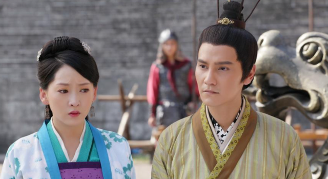 丁子峻晒与张智霖夫妇合照，娇妻罕见现身，颜值靓过袁咏仪？