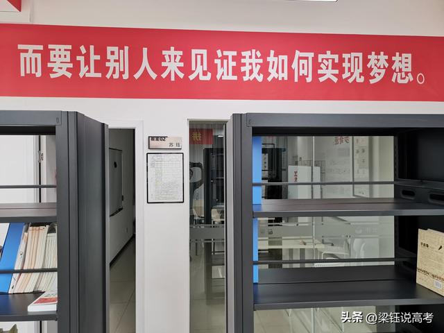 读书能不能改变命运？农民家三个孩子的境遇，山沟里大学生的迷失