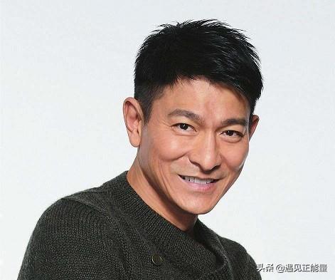 刘德华娶朱丽倩为妻,婚后12年恩爱如初,家庭幸福