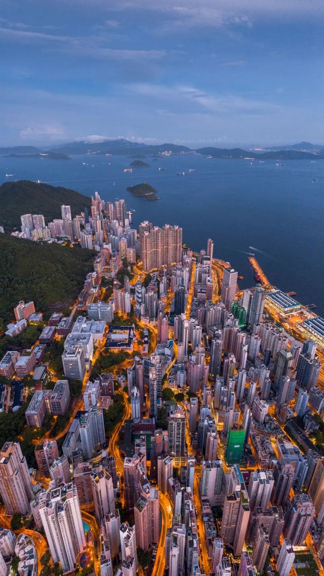 航拍香港:从高空视角看密度之城