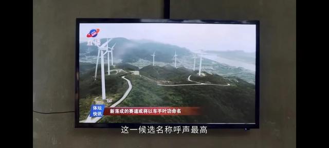 网剧飞驰结局:张弛和小河在一起了;叶经理遛狗而亡结局也改变了