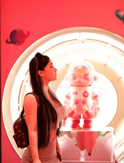 国产“比基尼冠军小姐”晒身材，网友直呼：驾驭不了…