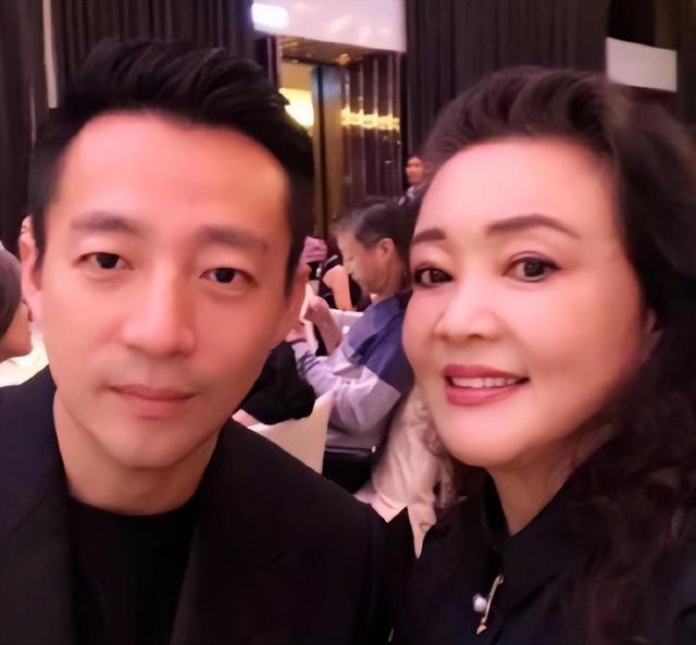 戚薇好友林子君力挺汪小菲张兰, “怒斥”S一家，硬刚网友