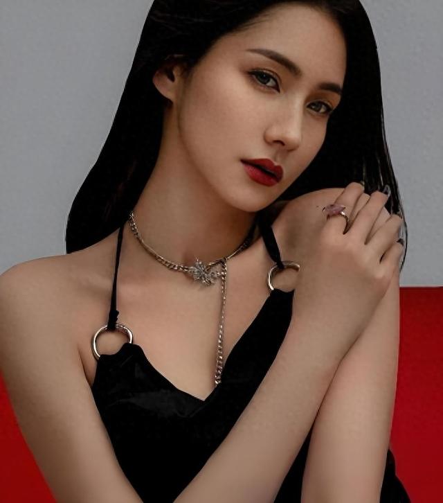 蓝心妍:“三级片” 风暴后,财富如山无人敢近,孤独似海何解?