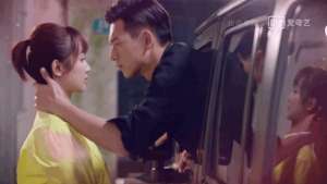 男女亲吻戏(《亲爱的》收官，9次吻戏哪一次最投入？网友发现嘴张最大的那次)