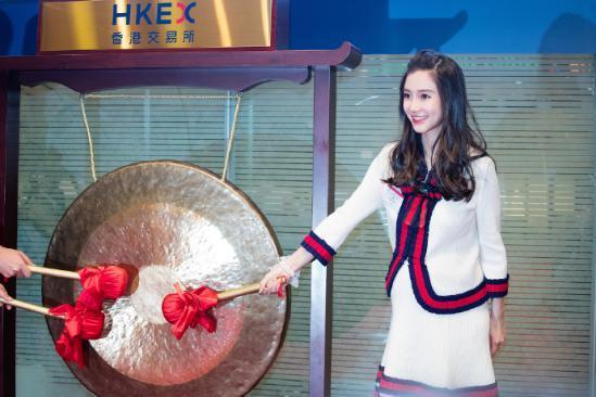 baby罕见孕照曝光，“从怀孕到生宝宝”就在一瞬间