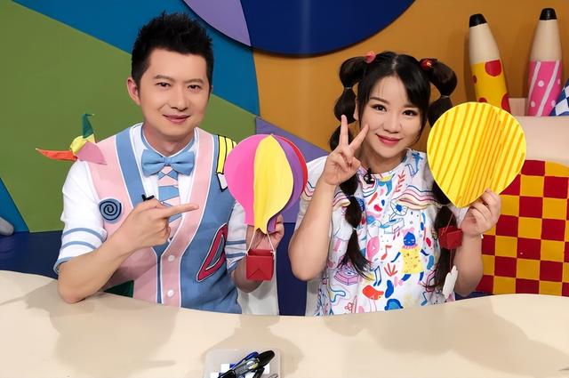 这两位熟悉的主持人，原来是夫妻？搭档了21年，儿女双全却被骂惨