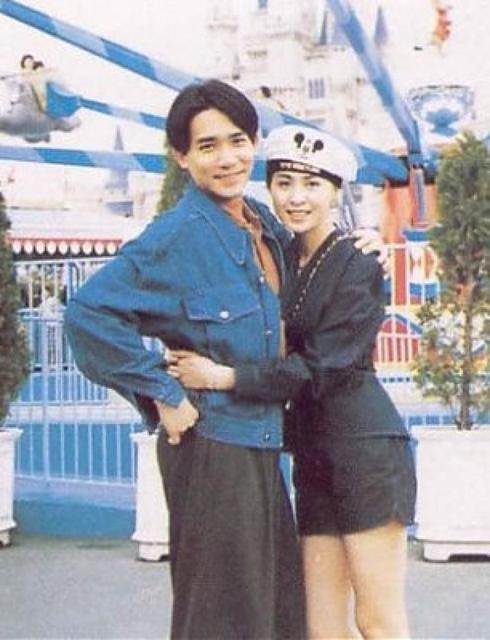 刘嘉玲当时有多美？风情万种一双大眼睛，难怪梁朝伟没逃过美人关