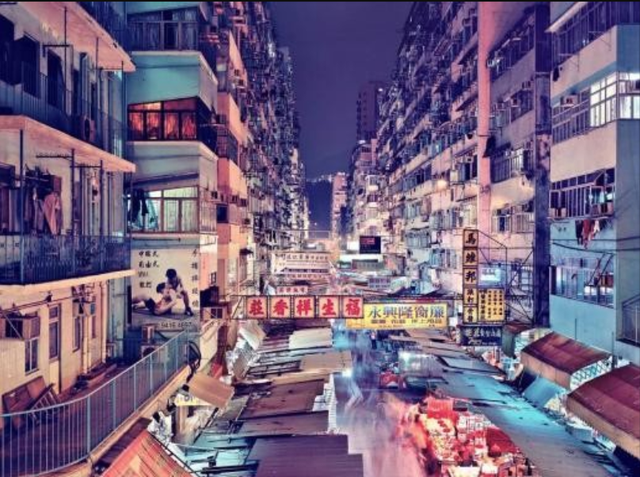 香港九龙城寨旧照：曾是香港最邪恶之地，白天警察不敢独自进入