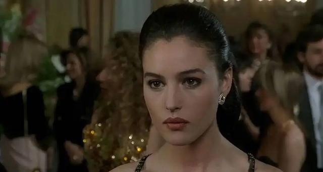 “地球球花”、“世界第一美女”的莫妮卡·贝鲁奇，谁能顶得住