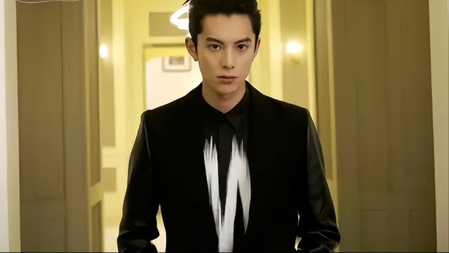 红了就飘了？王鹤棣开演唱会割粉丝韭菜，票打折都卖不出去