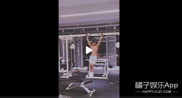 还记得《美人为馅》的周小篆吗？他居然是陈晓的伴郎？