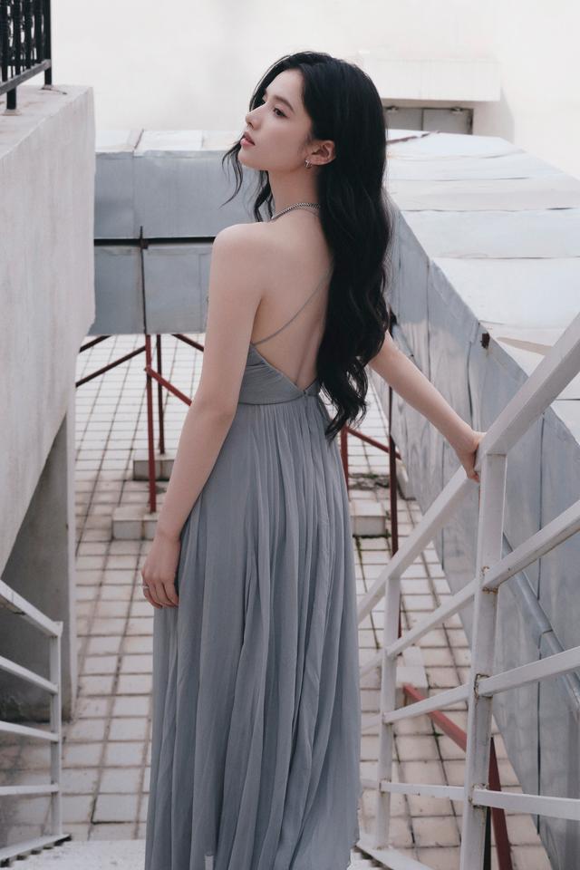 女皇张婧仪，肤白貌美大长腿，全都长在审美上了