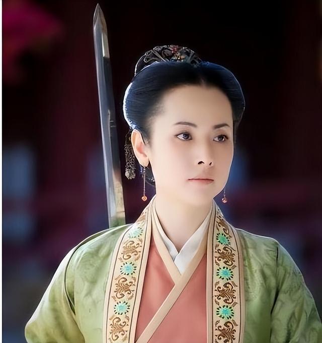 曾被骂同性恋的她，41岁结婚生子却与丈夫对簿公堂，现在过得如何