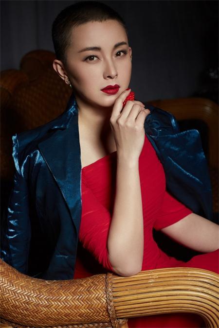 《天网行动》不舍收官 朱研魅力女警察变身白衣天使