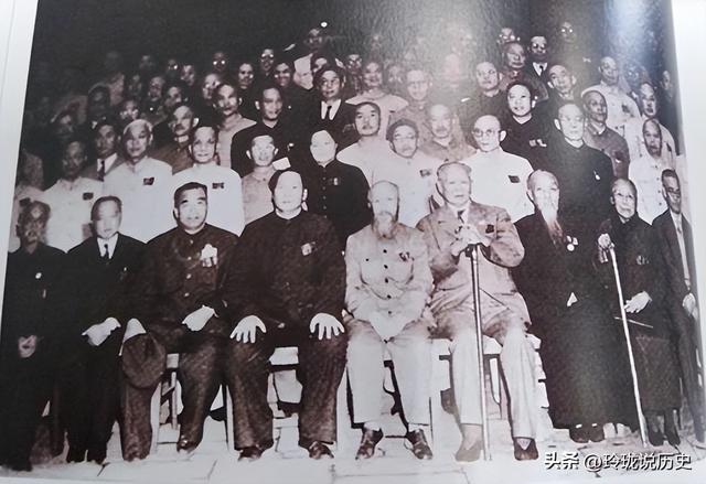 1949年开国大典,“洪门大佬”为何能登楼观礼?周总理为他主持葬礼